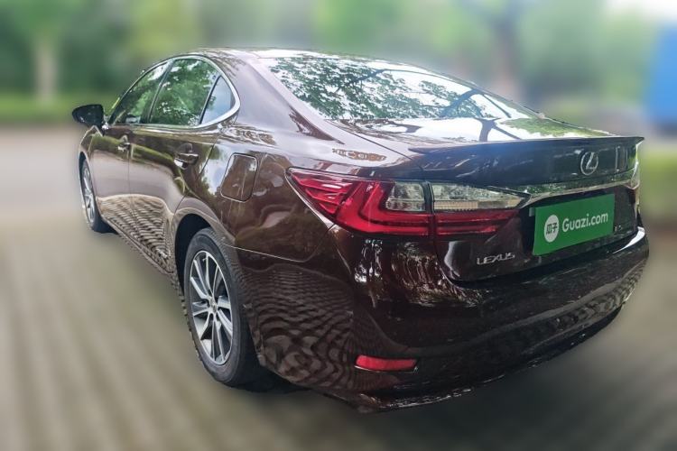 Used Lexus ES 2017 300h Mark Levinson Comfort Edition Rear Left 45 Deg