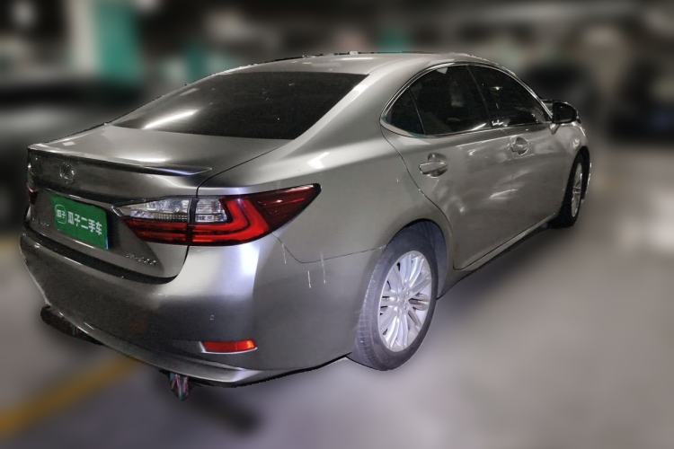 Used Lexus ES 2017 200 30th Anniversary Edition Rear Right 45 Deg