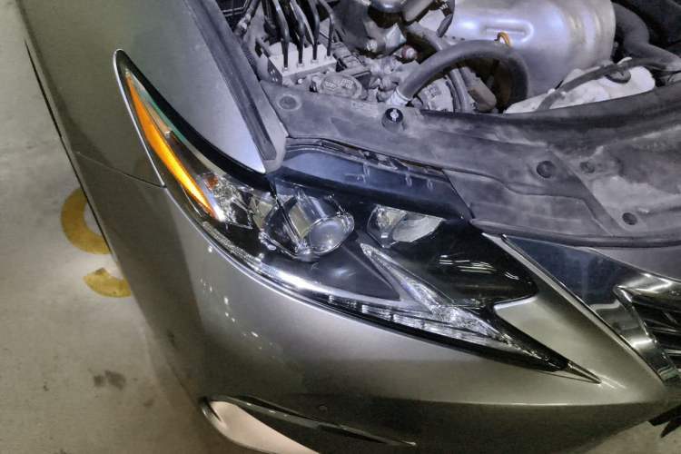 Used Lexus ES 2017 200 30th Anniversary Edition Right Front Headlight