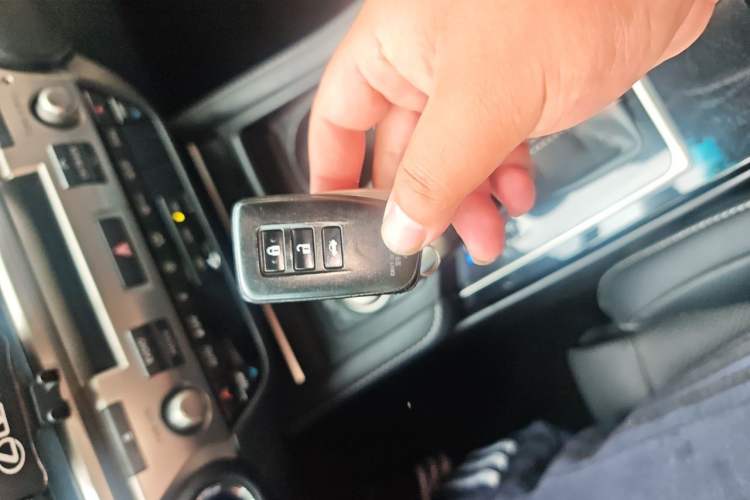 Used Lexus ES 2017 300h Mark Levinson Comfort Edition Vehicle Key