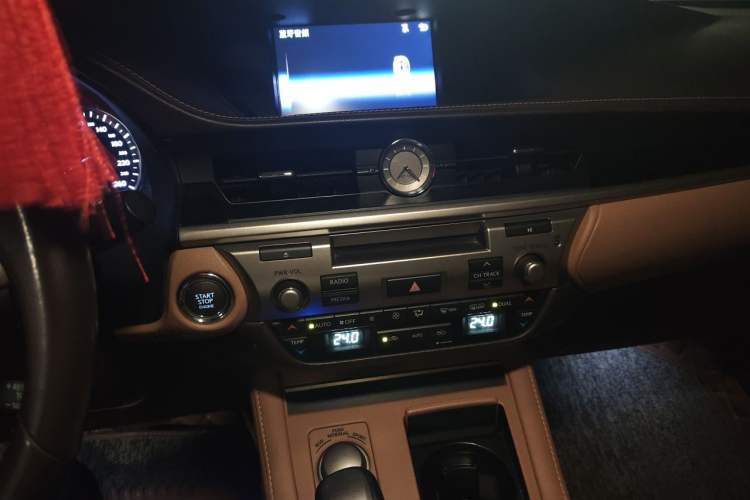 Used Lexus ES 2017 200 30th Anniversary Edition Audio And AC Panel