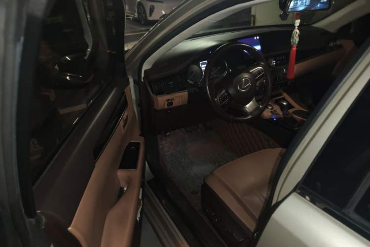 Used Lexus ES 2017 200 30th Anniversary Edition Driver Seat