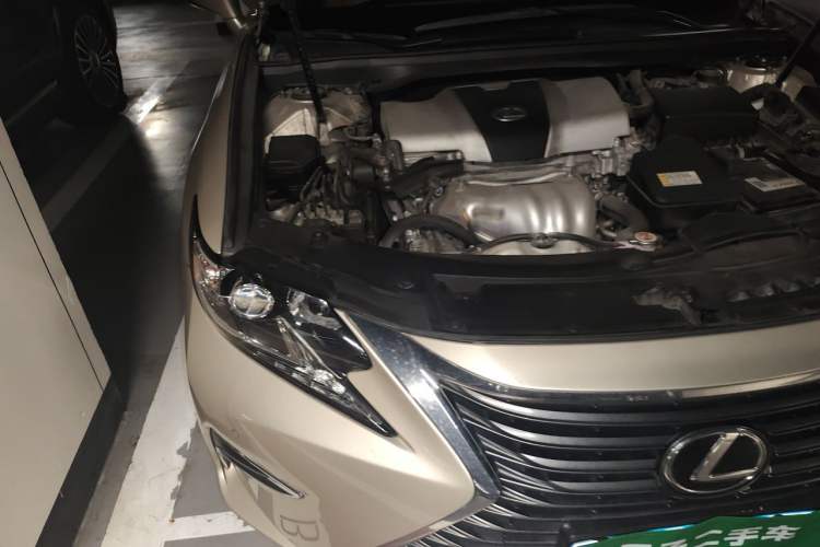 Used Lexus ES 2017 200 30th Anniversary Edition Engine Bay Right