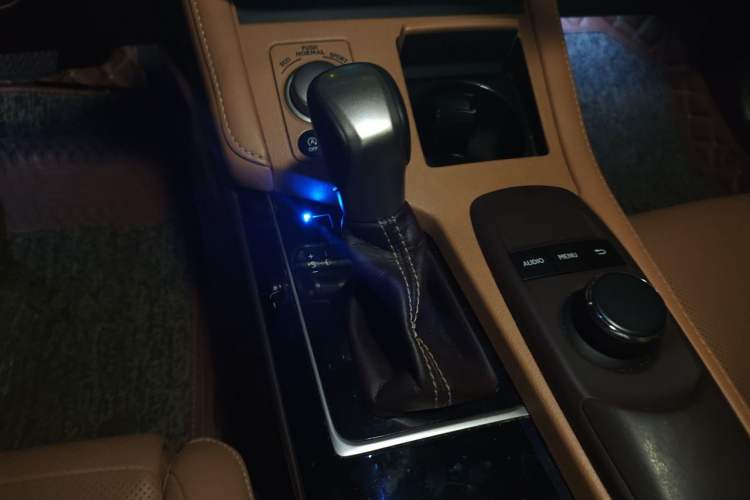 Used Lexus ES 2017 200 30th Anniversary Edition Gear Lever