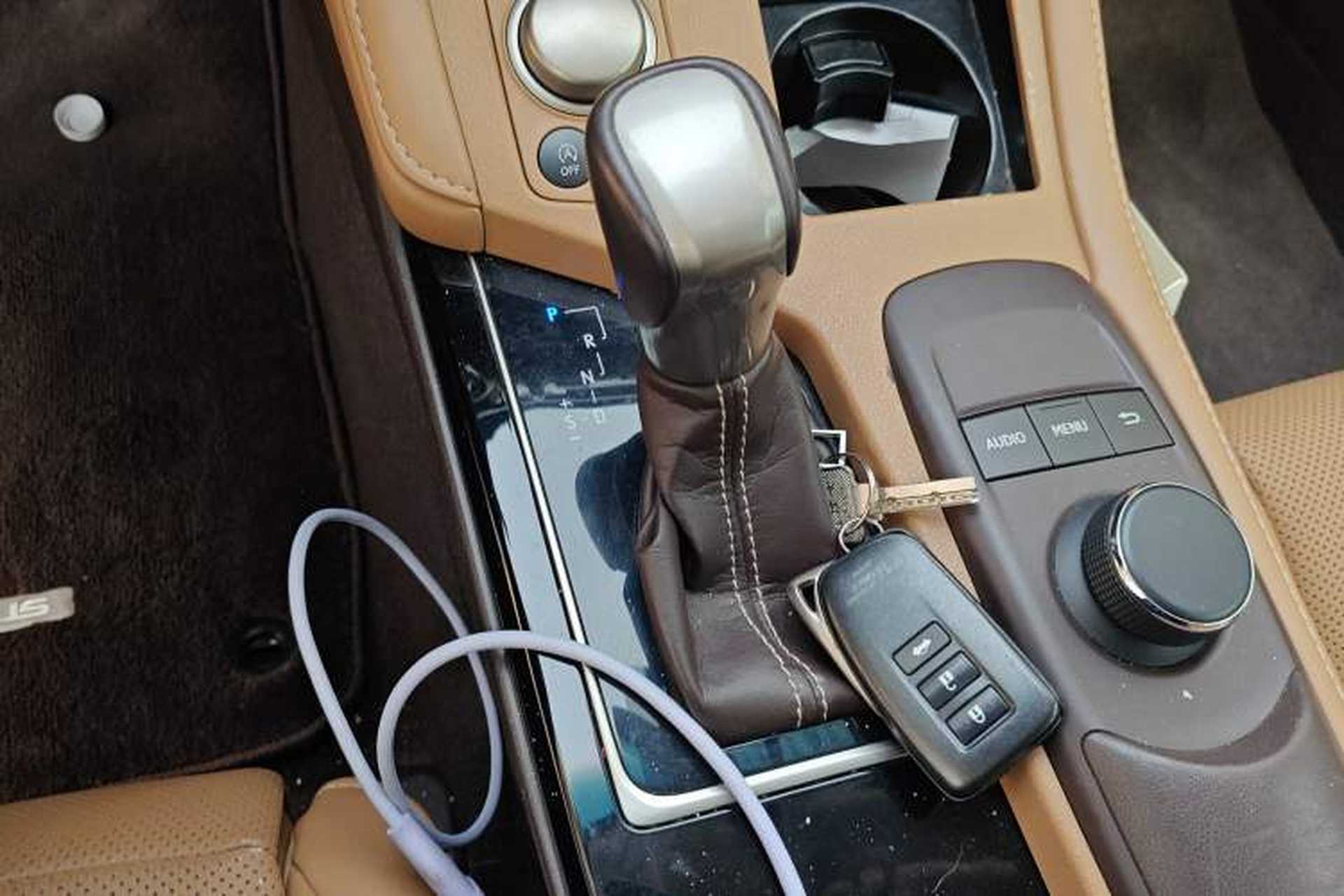 Used Lexus ES 2017 200 30th Anniversary Edition Gear Lever