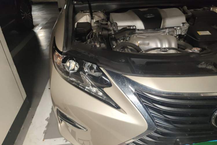 Used Lexus ES 2017 200 30th Anniversary Edition Right Front Headlight