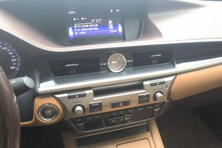 Used Lexus ES 2017 200 30th Anniversary Edition Audio And AC Panel