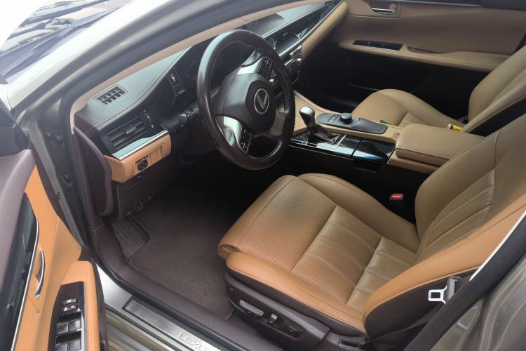 Used Lexus ES 2017 200 30th Anniversary Edition Driver Seat