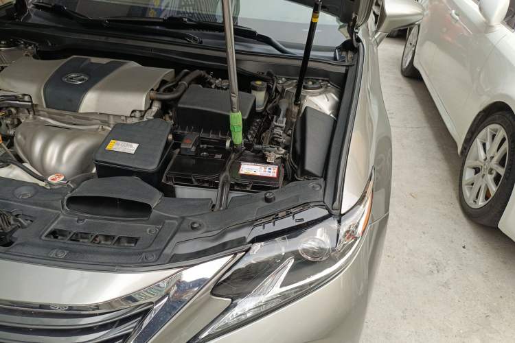 Used Lexus ES 2017 200 30th Anniversary Edition Engine Bay Left