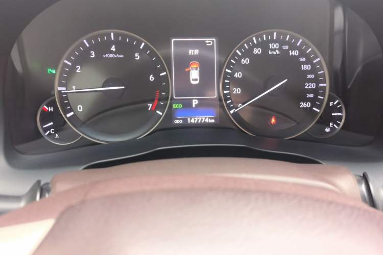Used Lexus ES 2017 200 30th Anniversary Edition Odometer Close Up