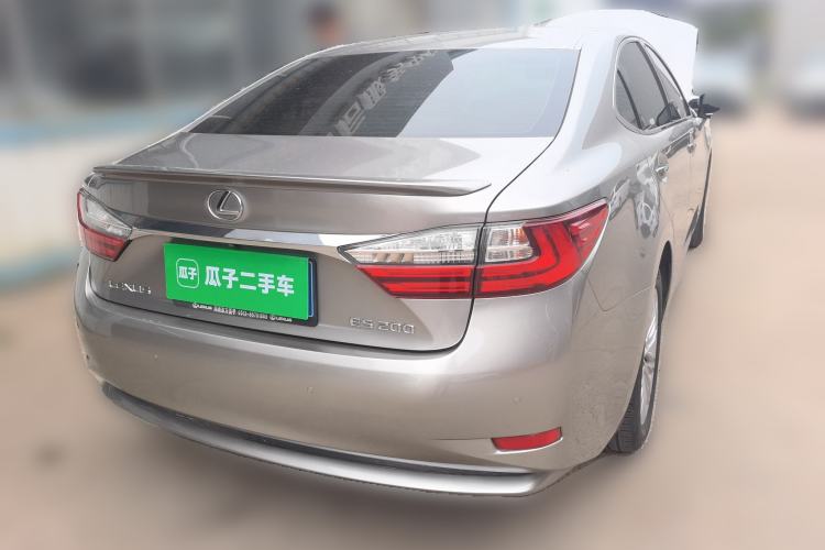 Used Lexus ES 2017 200 30th Anniversary Edition Rear Right 45 Deg
