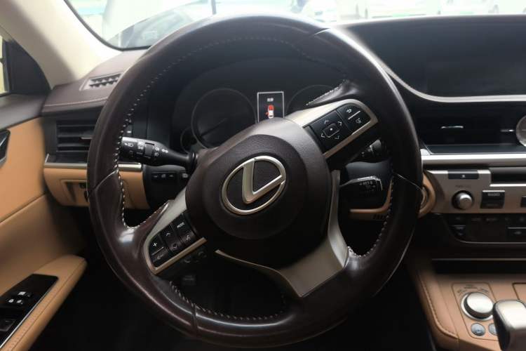Used Lexus ES 2017 200 30th Anniversary Edition Steering Wheel