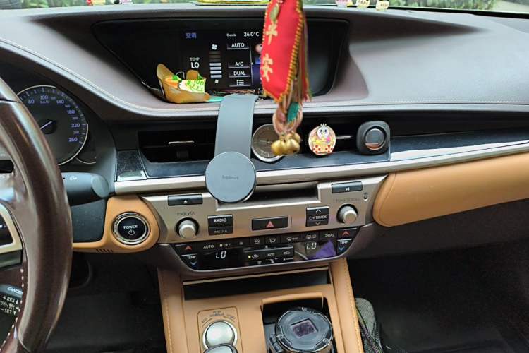 Used Lexus ES 2017 300h Mark Levinson Comfort Edition Audio And AC Panel