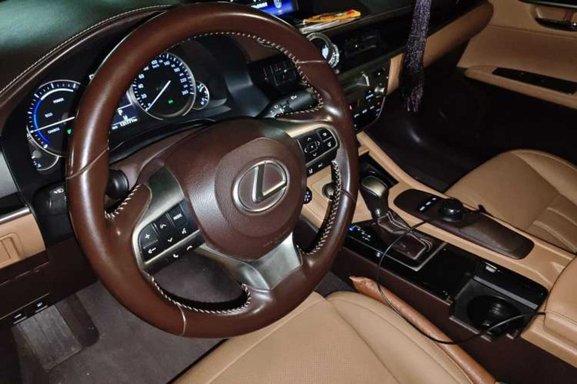Used Lexus ES 2017 300h Mark Levinson Comfort Edition Audio And AC Panel