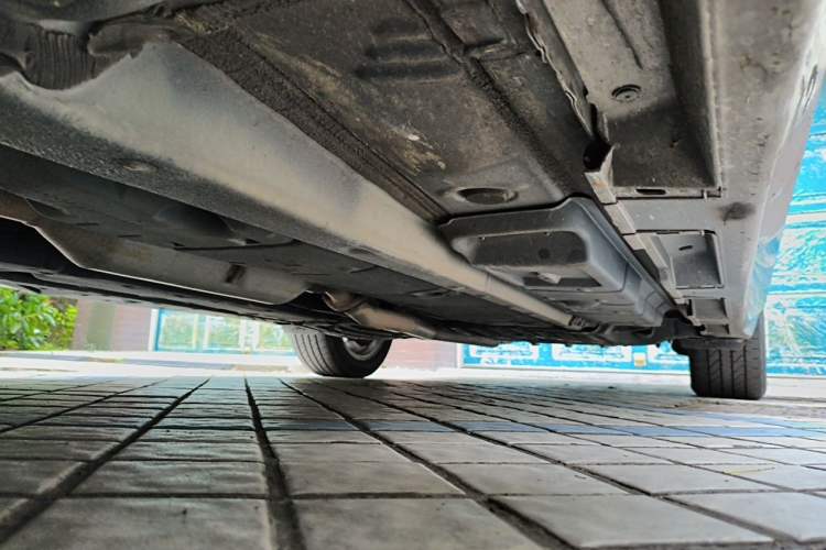 Used Lexus ES 2017 300h Mark Levinson Comfort Edition Chassis Front Left