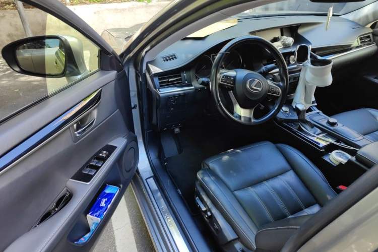 Used Lexus ES 2017 200 30th Anniversary Edition Driver Seat