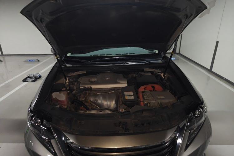 Used Lexus ES 2017 300h Mark Levinson Comfort Edition Engine Bay