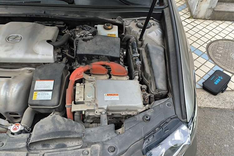 Used Lexus ES 2017 300h Mark Levinson Comfort Edition Engine Bay Left