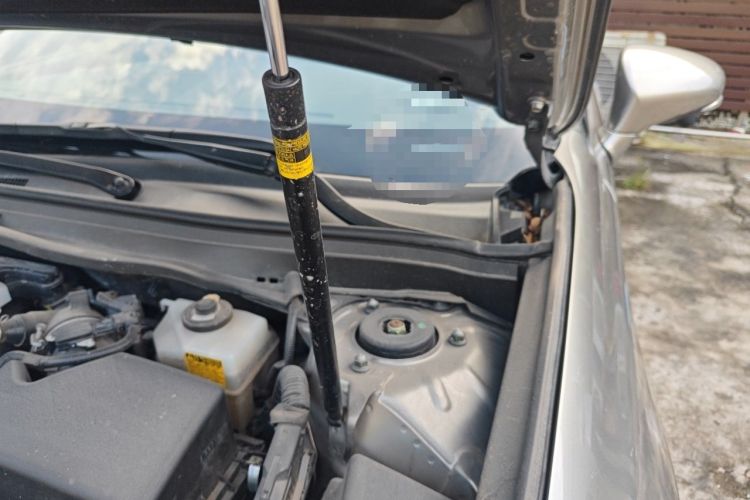 Used Lexus ES 2017 300h Mark Levinson Comfort Edition Engine Bay Left
