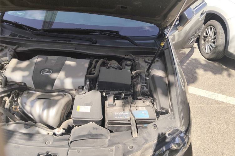 Used Lexus ES 2017 200 30th Anniversary Edition Engine Bay Left