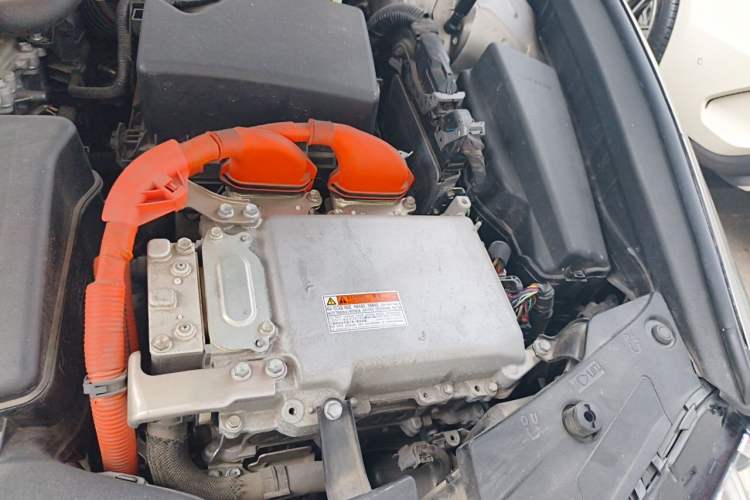 Used Lexus ES 2017 300h Mark Levinson Luxury Edition Engine Bay Left