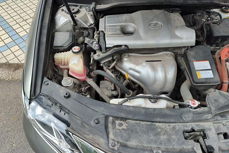 Used Lexus ES 2017 300h Mark Levinson Comfort Edition Engine Bay Right