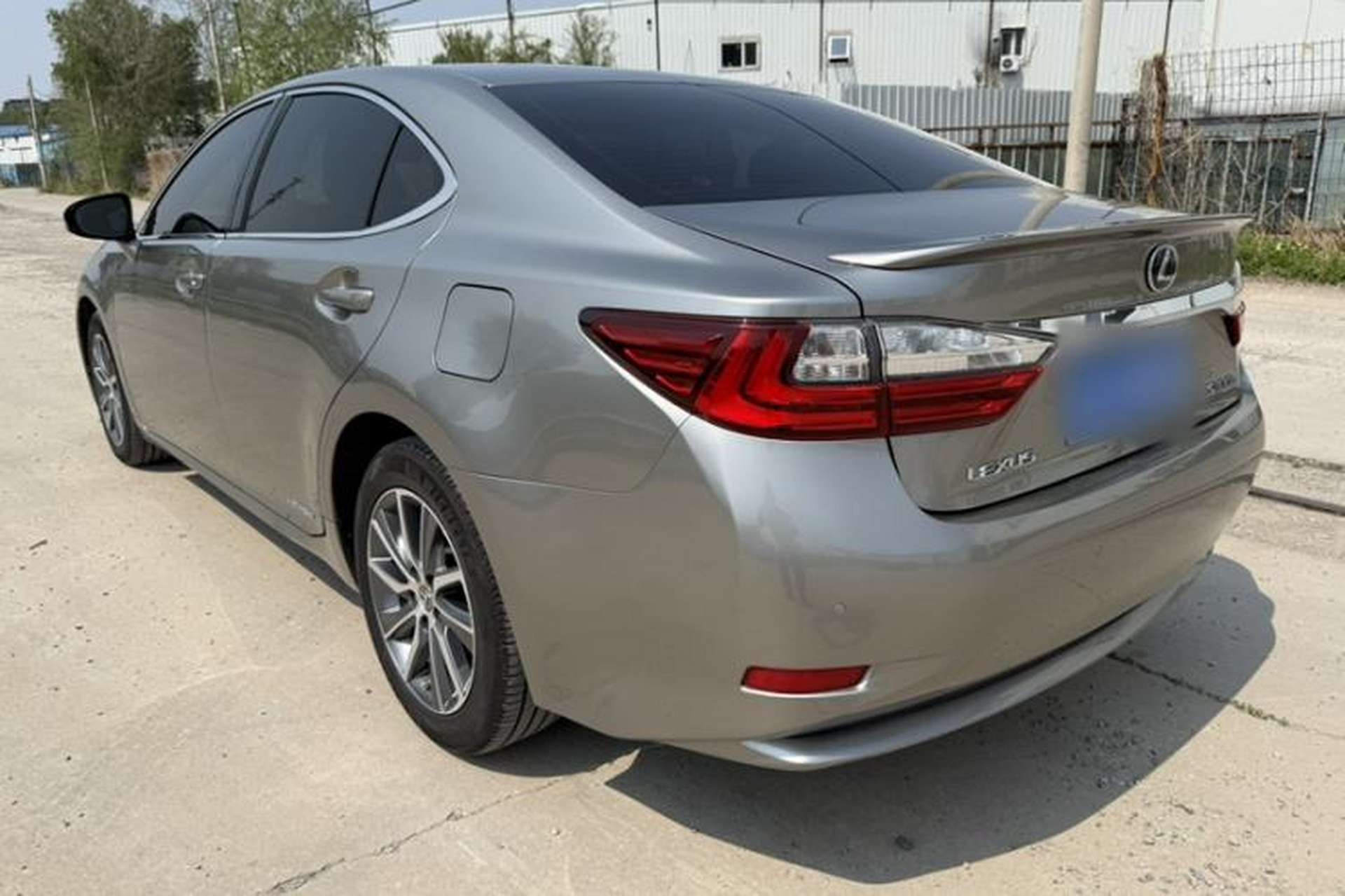 Used Lexus ES 2017 300h Mark Levinson Comfort Edition Exterior 2