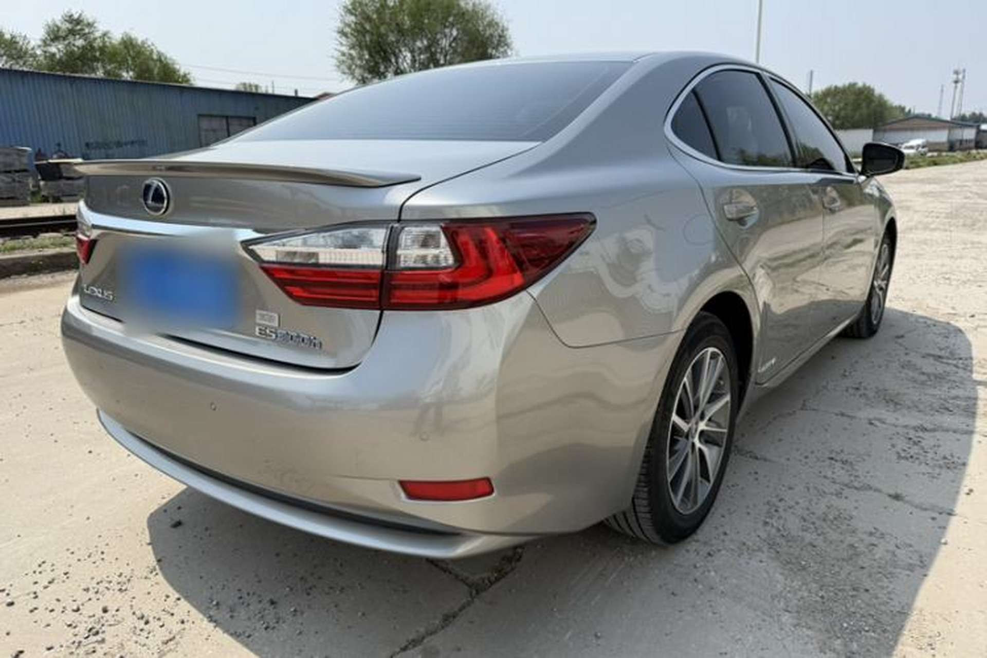 Used Lexus ES 2017 300h Mark Levinson Comfort Edition Exterior 5