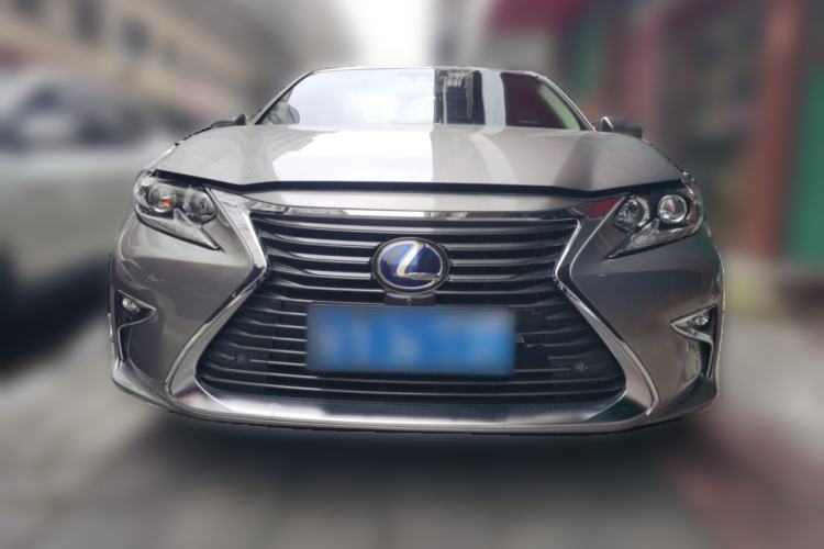 Used Lexus ES 2017 300h Mark Levinson Comfort Edition Front