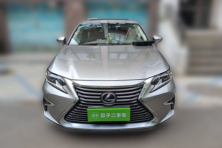 Used Lexus ES 2017 300h Mark Levinson Comfort Edition Front