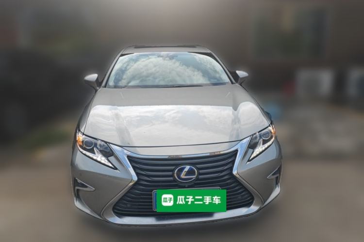 Used Lexus ES 2017 300h Mark Levinson Comfort Edition Front