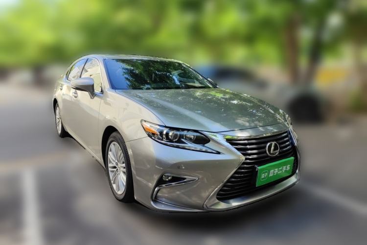 Used Lexus ES 2017 200 30th Anniversary Edition Front Right 45 Deg