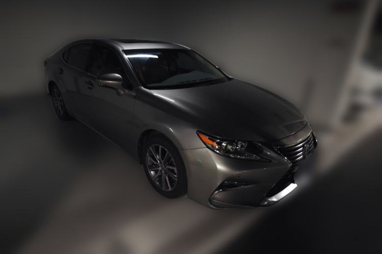 Used Lexus ES 2017 300h Mark Levinson Comfort Edition Front Right 45 Deg