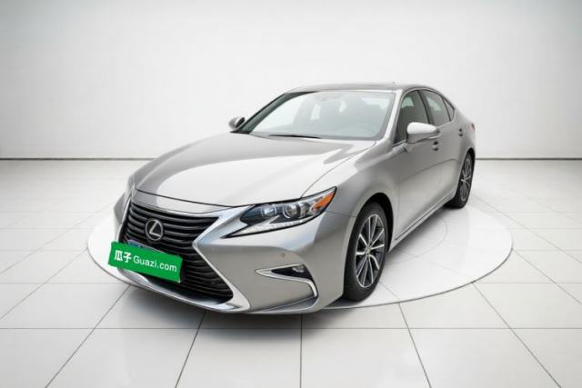 Używany Lexus ES 2017 300h Mark Levinson Comfort Edition