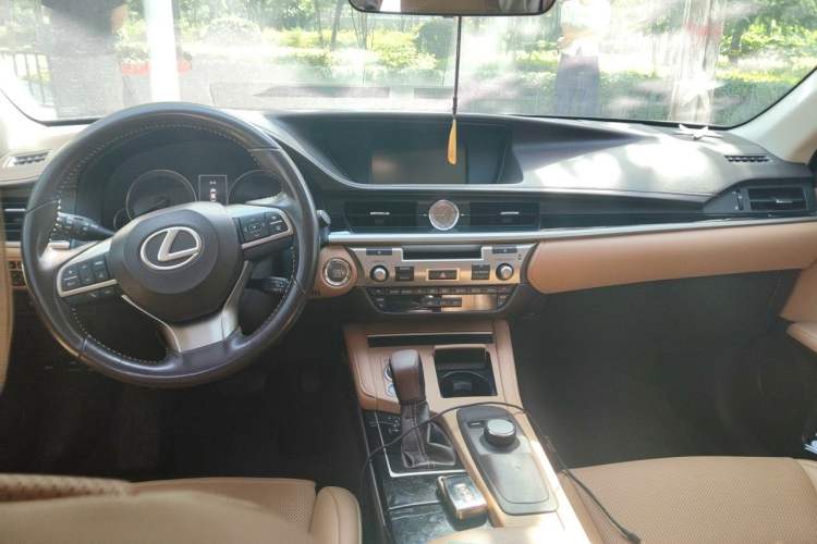 Used Lexus ES 2017 200 30th Anniversary Edition Headliner