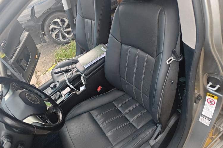 Used Lexus ES 2017 300h Mark Levinson Comfort Edition Left Front Seat