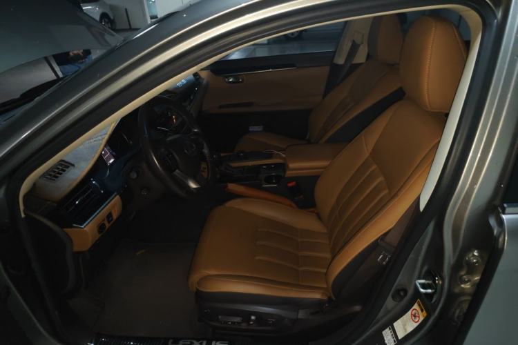 Used Lexus ES 2017 300h Mark Levinson Comfort Edition Left Front Seat