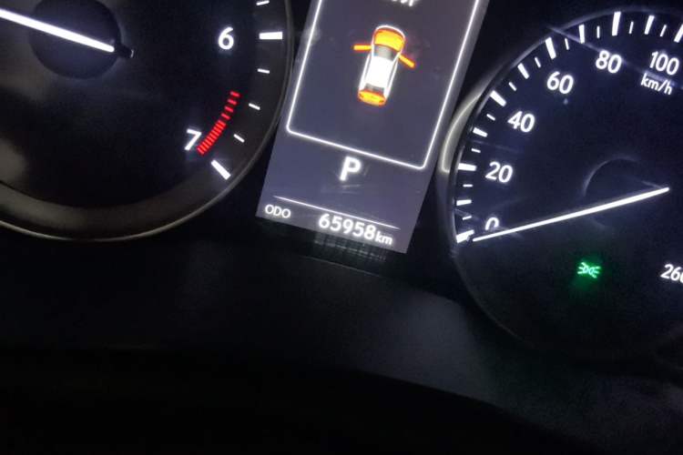 Used Lexus ES 2017 200 30th Anniversary Edition Odometer Close Up