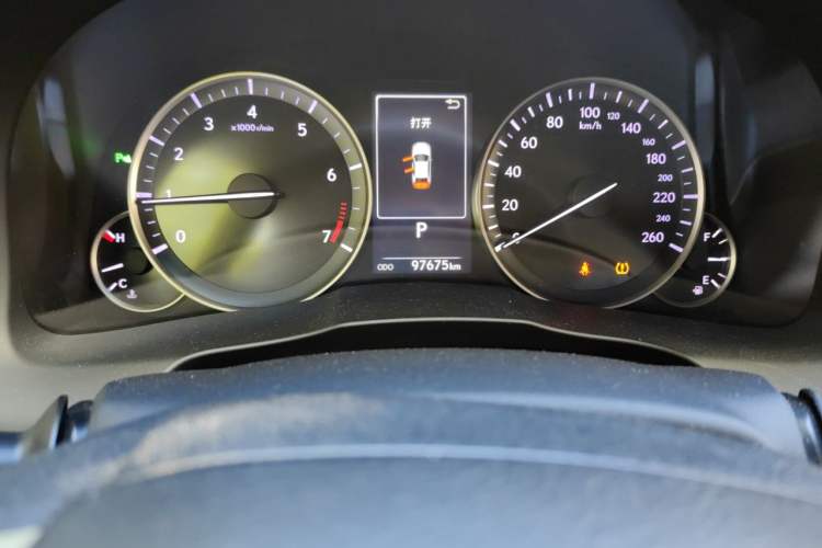 Used Lexus ES 2017 200 30th Anniversary Edition Odometer Close Up