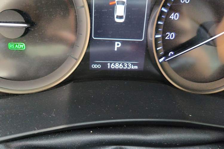 Used Lexus ES 2017 300h Mark Levinson Comfort Edition Odometer Close Up