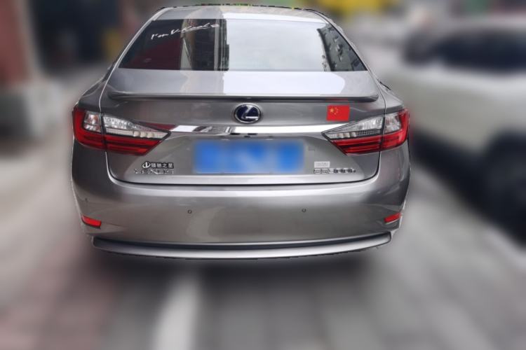 Used Lexus ES 2017 300h Mark Levinson Comfort Edition Rear