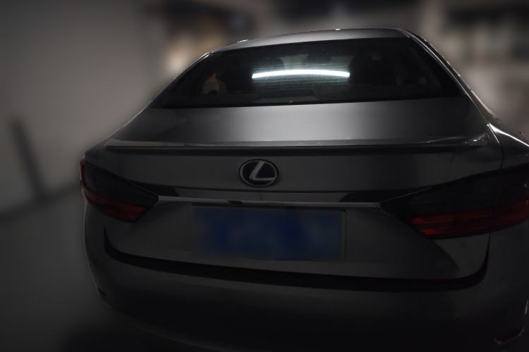 Used Lexus ES 2017 300h Mark Levinson Comfort Edition Rear