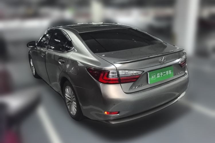 Used Lexus ES 2017 200 30th Anniversary Edition Rear Left 45 Deg