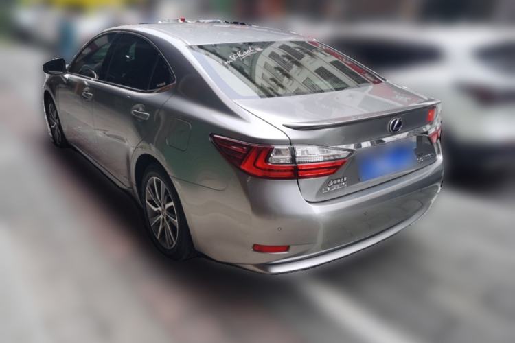 Used Lexus ES 2017 300h Mark Levinson Comfort Edition Rear Left 45 Deg