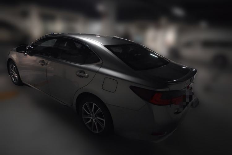 Used Lexus ES 2017 300h Mark Levinson Comfort Edition Rear Left 45 Deg