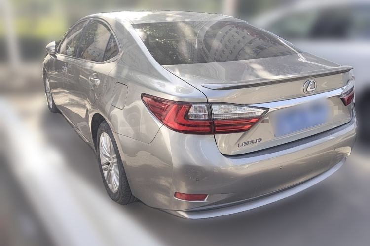Used Lexus ES 2017 200 30th Anniversary Edition Rear Left 45 Deg
