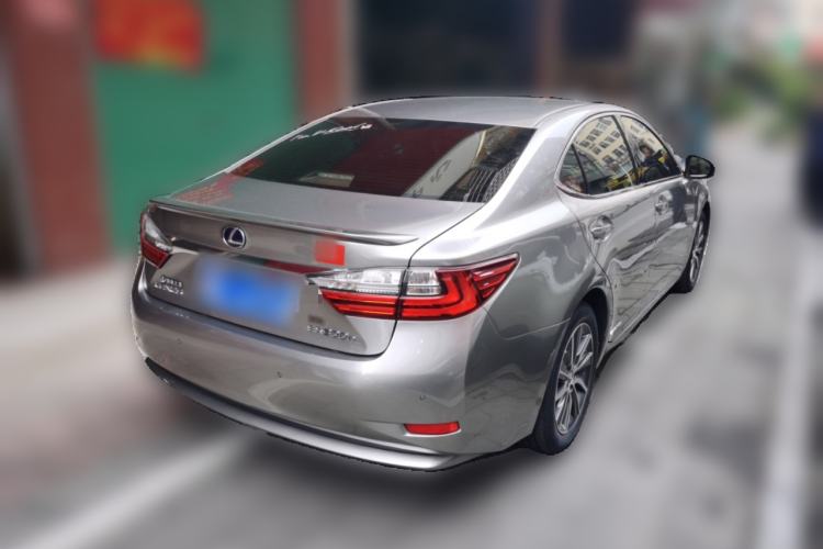 Used Lexus ES 2017 300h Mark Levinson Comfort Edition Rear Right 45 Deg