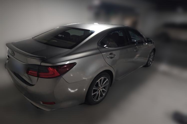 Used Lexus ES 2017 300h Mark Levinson Comfort Edition Rear Right 45 Deg