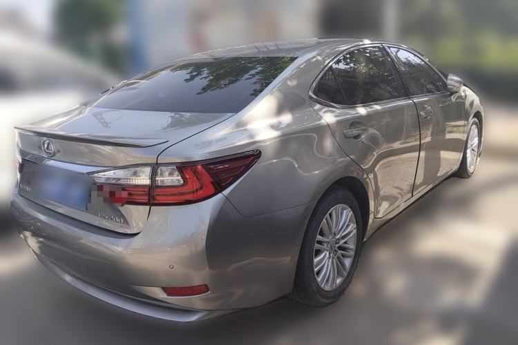 Used Lexus ES 2017 200 30th Anniversary Edition Rear Right 45 Deg