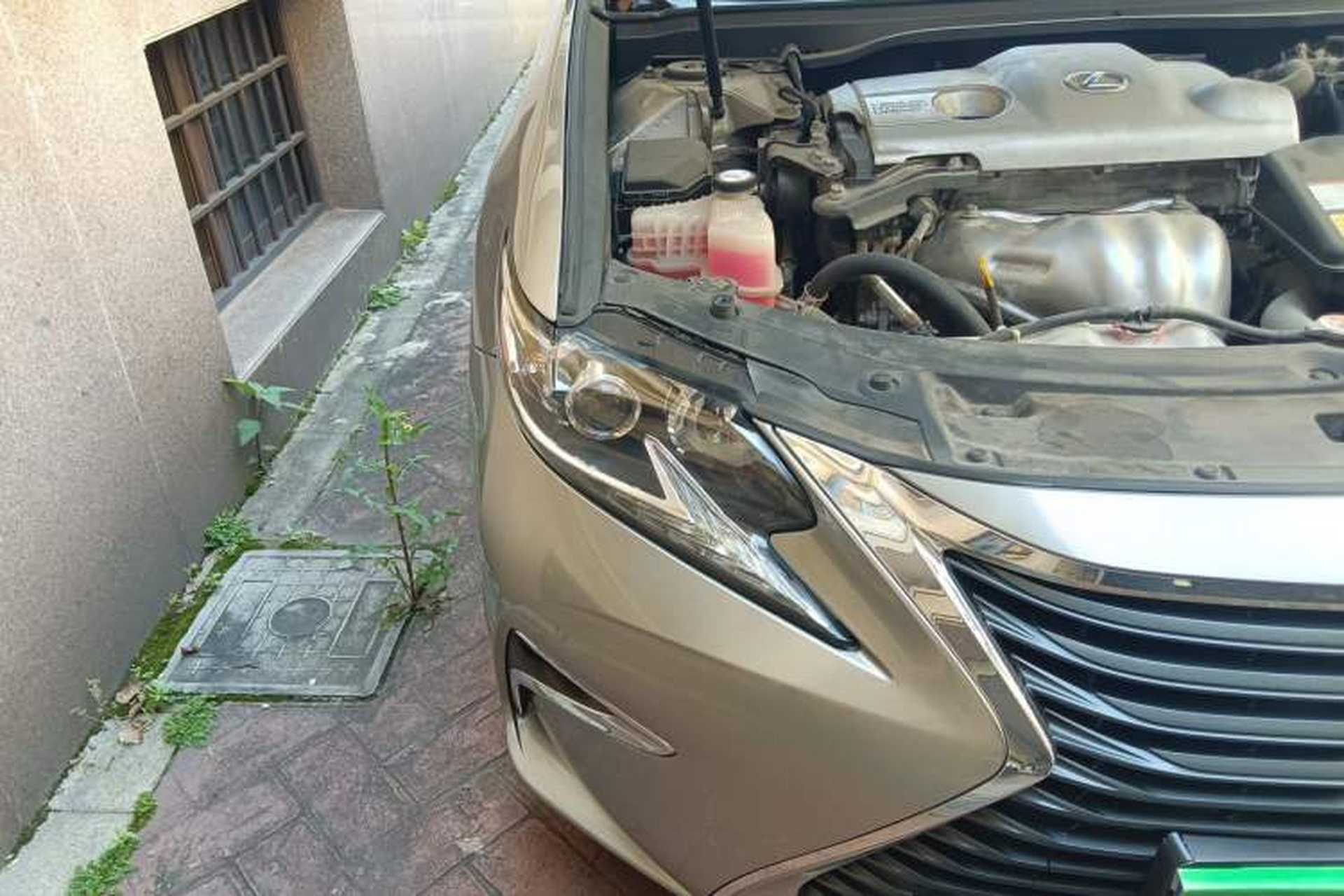 Used Lexus ES 2017 300h Mark Levinson Comfort Edition Right Front Headlight